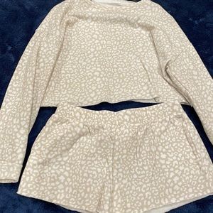 Crop top sweater with matching leopard shorts lose fit.